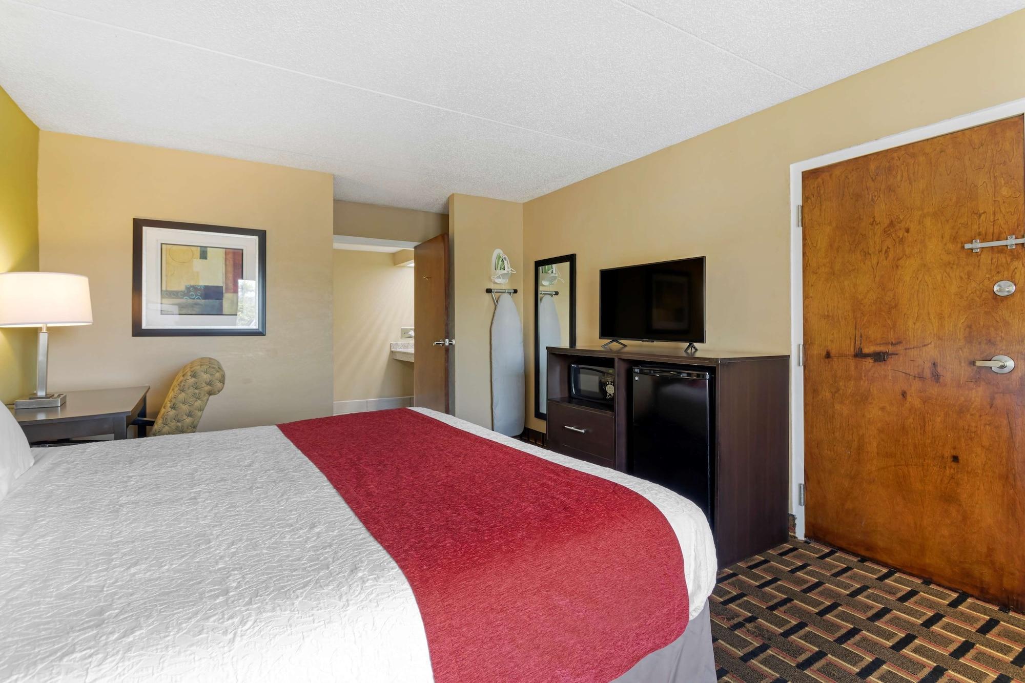 Surestay Hotel By Best Western Lenoir City Esterno foto