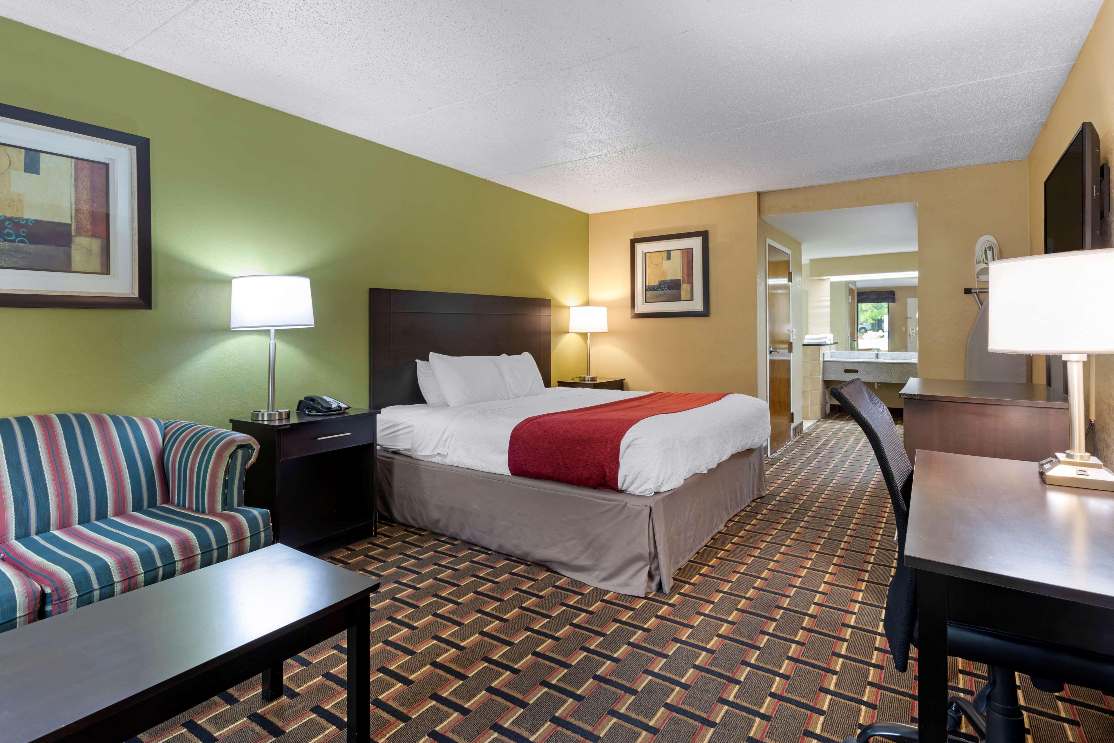 Surestay Hotel By Best Western Lenoir City Esterno foto