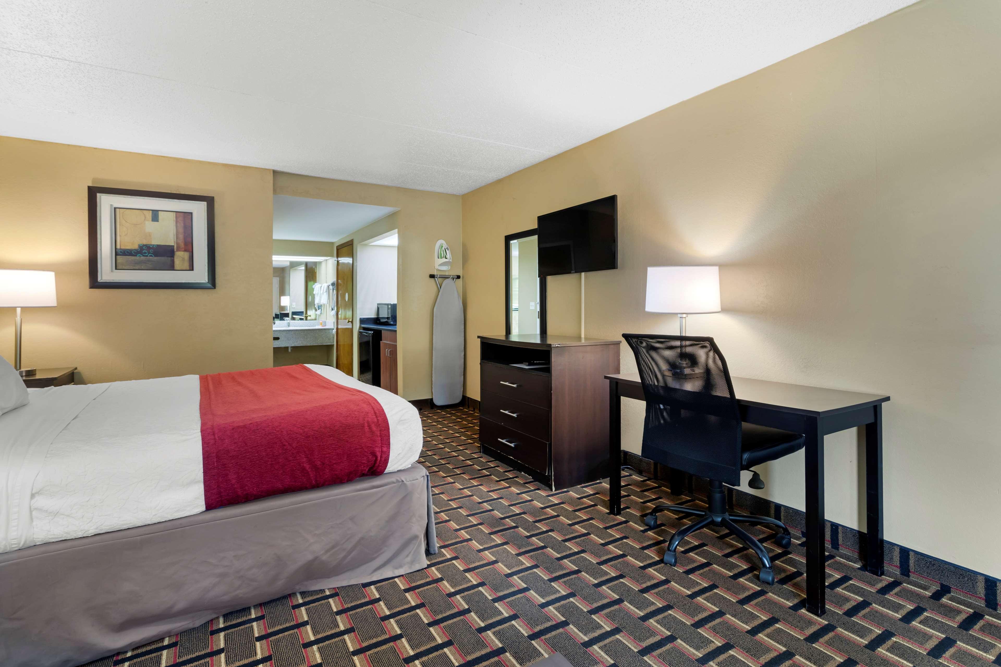 Surestay Hotel By Best Western Lenoir City Esterno foto