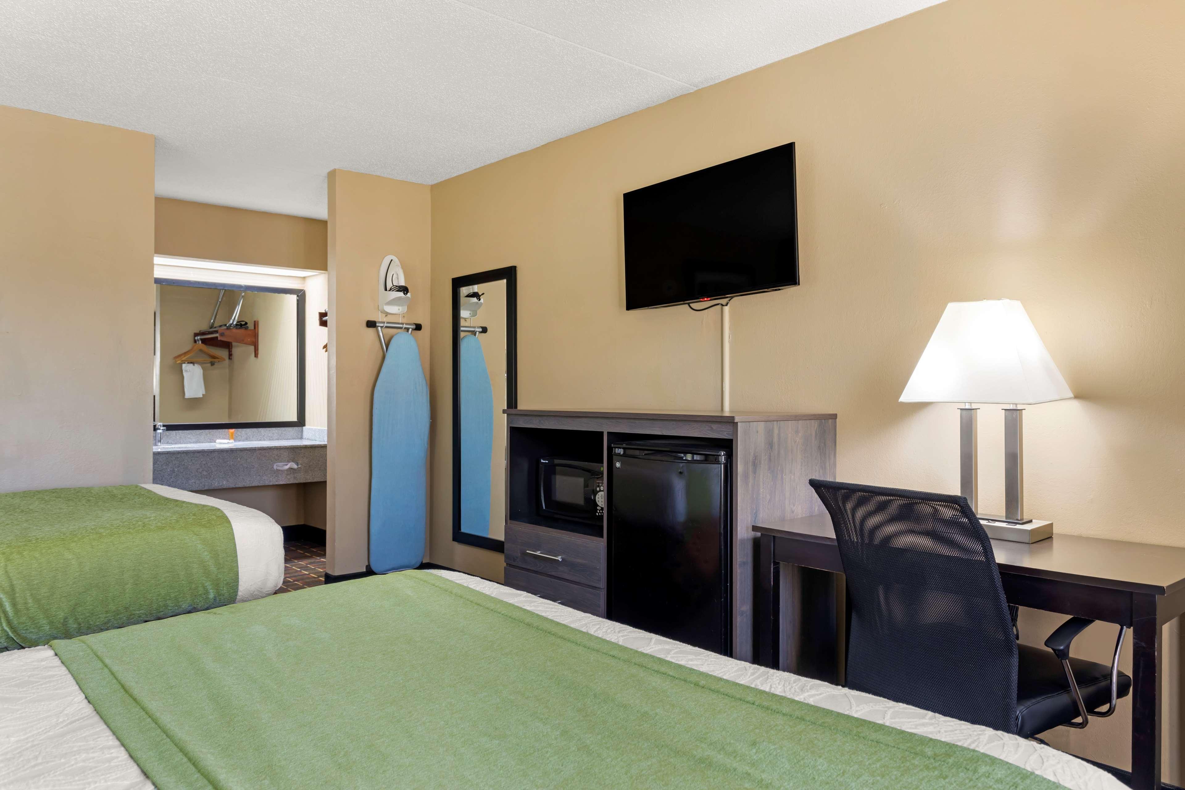 Surestay Hotel By Best Western Lenoir City Esterno foto