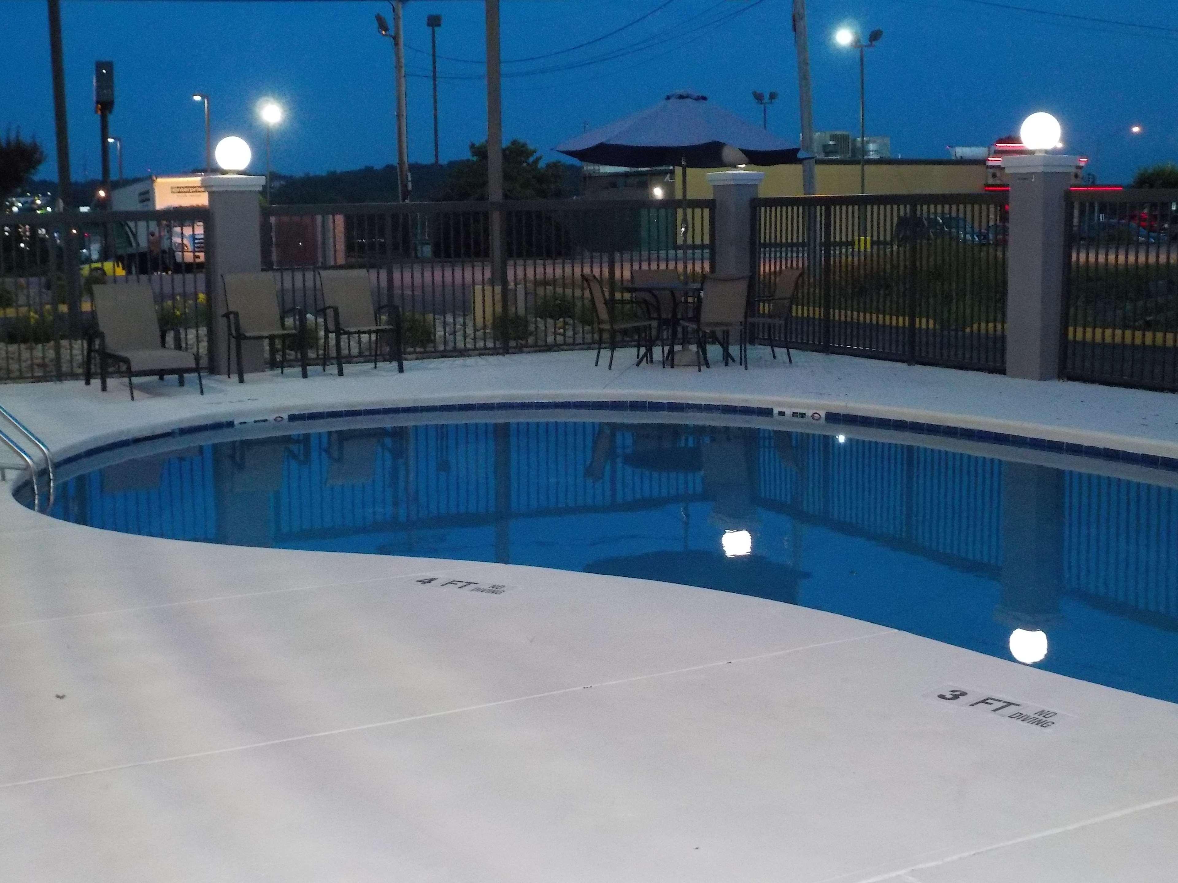Surestay Hotel By Best Western Lenoir City Esterno foto