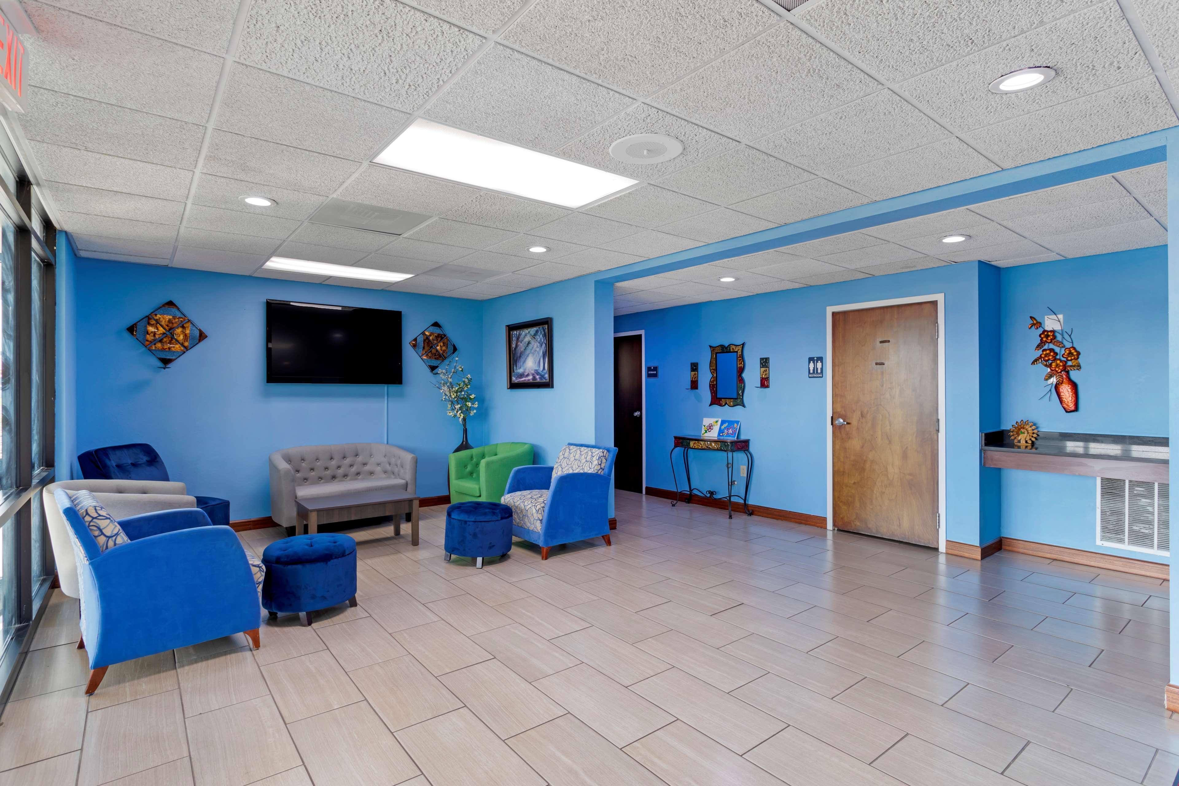 Surestay Hotel By Best Western Lenoir City Esterno foto