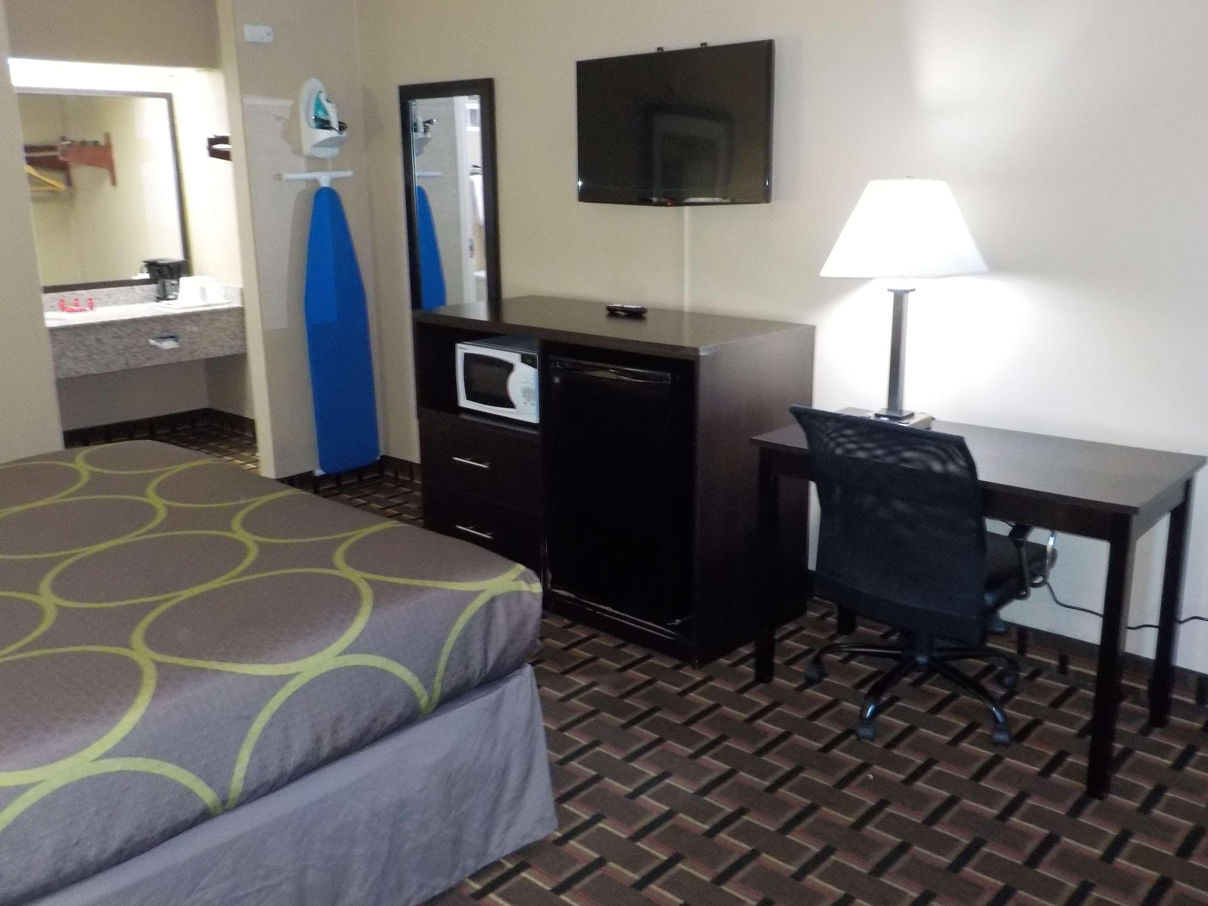 Surestay Hotel By Best Western Lenoir City Esterno foto