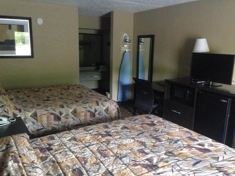 Surestay Hotel By Best Western Lenoir City Esterno foto